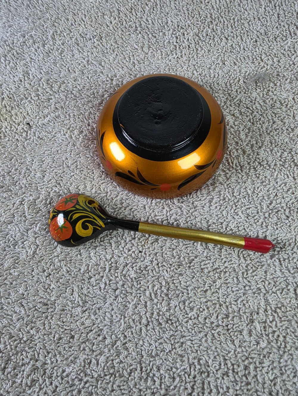 Hand-Painted Russian Style Wooden Bowl & Spoon Set - Black, Red, Gold Floral - Picture 5 of 7